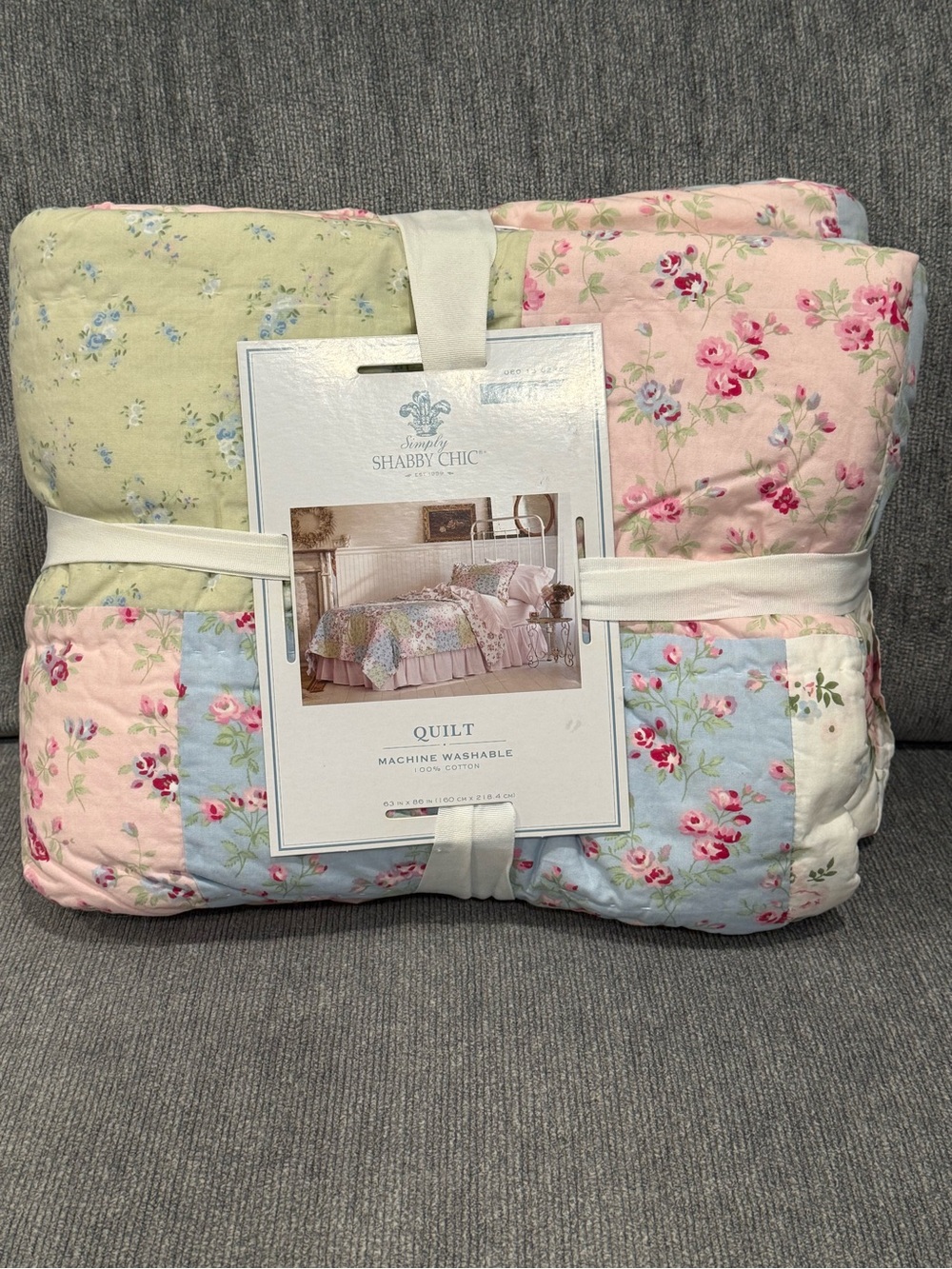NEW Simply Shabby Chic Floral Patchwork Quilt in Pink, Blue & Cream Twin